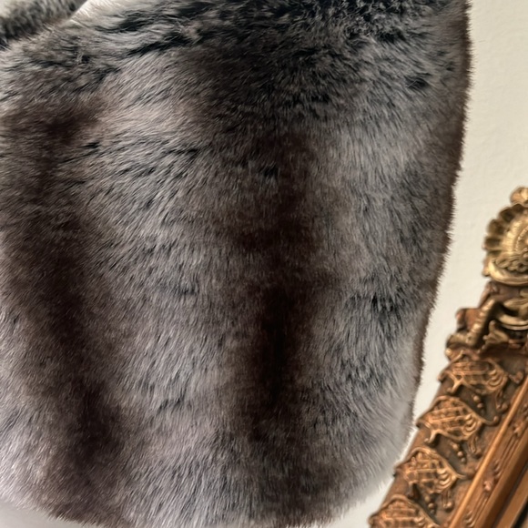 Beau Bois Fabulous Faux Fur Wrap with Beautiful Satin Tie. Completely Lined - Picture 3 of 5